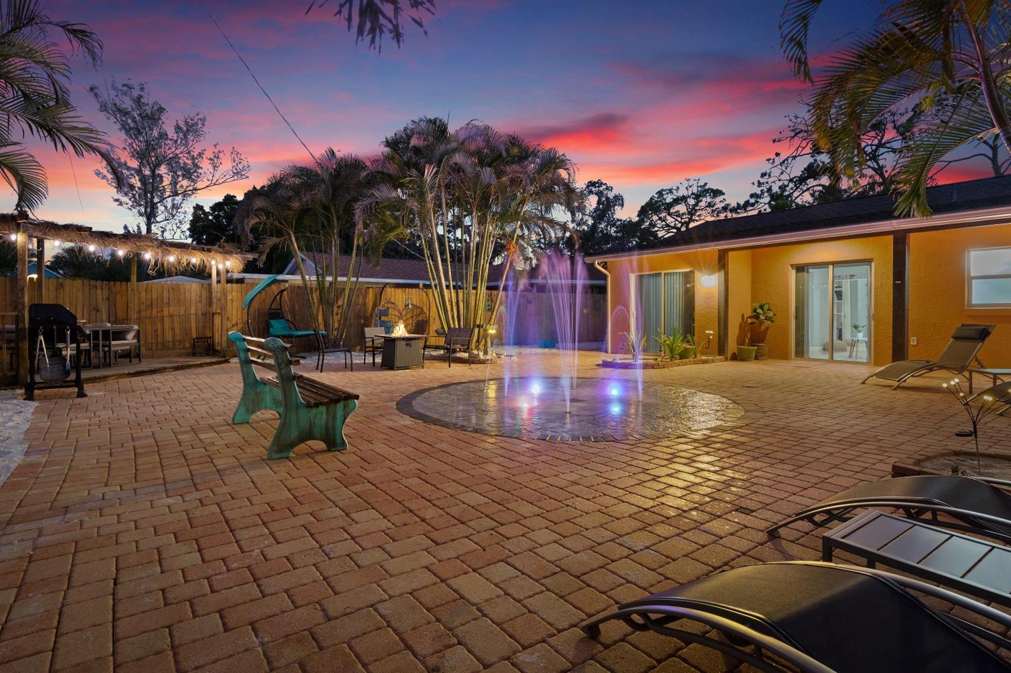 Coastal Villa W Amazing Courtyard - Splash Pad! Sarasota Eksteriør bilde