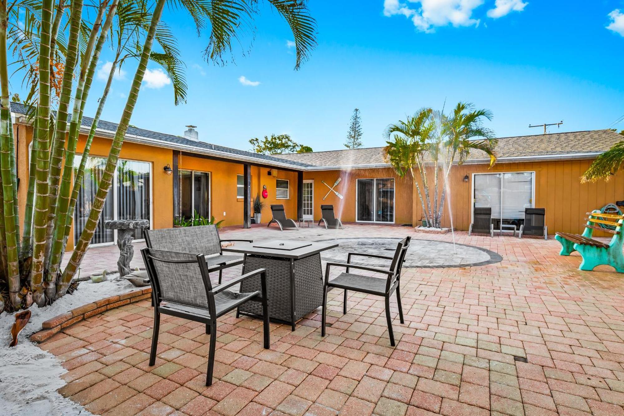 Coastal Villa W Amazing Courtyard - Splash Pad! Sarasota Eksteriør bilde