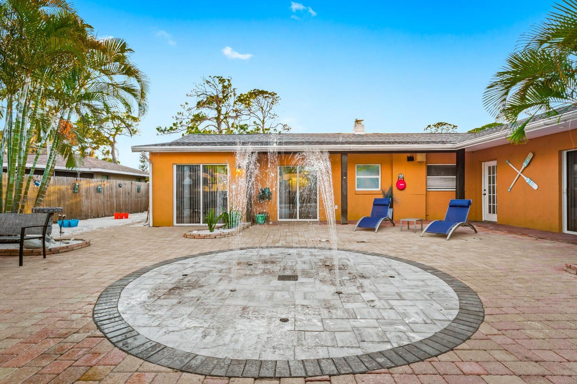 Coastal Villa W Amazing Courtyard - Splash Pad! Sarasota Eksteriør bilde